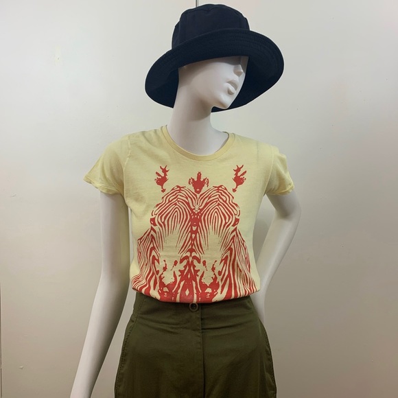 Vintage Y2K Graphic Tee - Picture 4 of 5